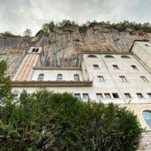 Madonna della Corona, il Santuario sulla roccia in Veneto