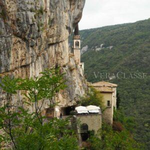 Madonna della Corona, il Santuario sulla roccia in Veneto