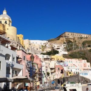 Visitare l’isola di Procida, una vacanza tra mare e cultura