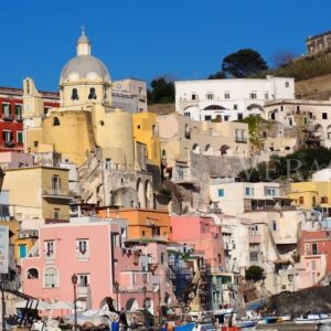 Visitare l’isola di Procida, una vacanza tra mare e cultura