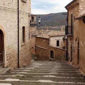 Navelli, il borgo dello zafferano in Abruzzo