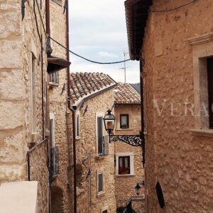 Navelli, il borgo dello zafferano in Abruzzo