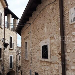 Navelli, il borgo dello zafferano in Abruzzo