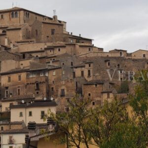 Navelli, il borgo dello zafferano in Abruzzo