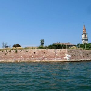 Isola di Poveglia, itinerario tra i fantasmi di Venezia