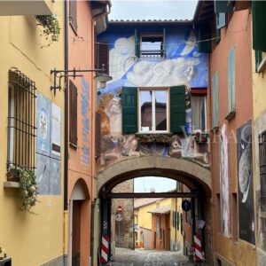 Dozza, il borgo dei murales in Emilia Romagna