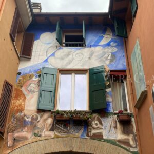 Dozza, il borgo dei murales in Emilia Romagna