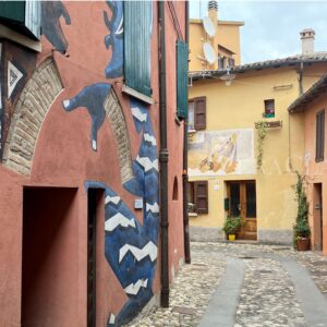 Dozza, il borgo dei murales in Emilia Romagna