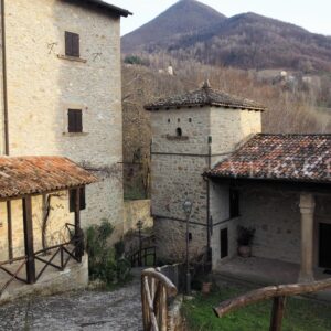 Borgo La Scola, luogo senza tempo sull’Appennino bolognese