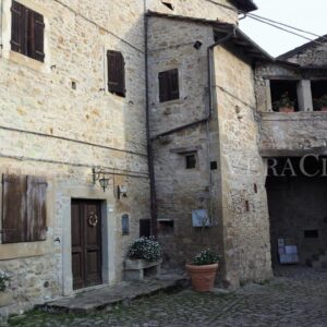 Borgo La Scola, luogo senza tempo sull’Appennino bolognese