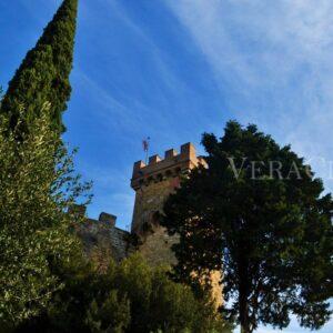 Il castello medioevele di Strozzavolpe: itinerario del mistero in Toscana