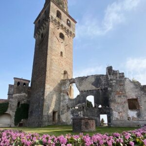 Il Castello di San Salvatore a Susegana e le colline del Prosecco