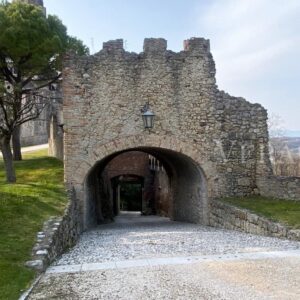 Il Castello di San Salvatore a Susegana e le colline del Prosecco