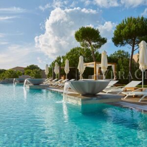 Costa Navarino, una vacanza glamour e green in Grecia