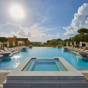 Costa Navarino, una vacanza glamour e green in Grecia