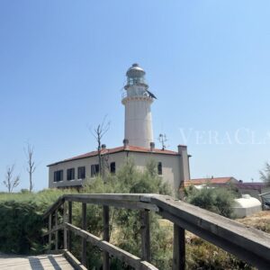 L’Isola dell’Amore con il Faro di Goro, il Delta del Po segreto