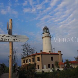 Isola Amore Faro Goro