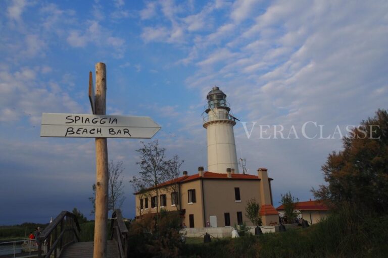 Isola Amore Faro Goro