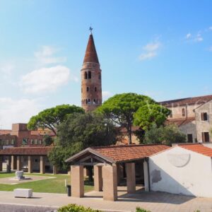 Caorle, la laguna ed i suoi casoni: itinerario tra natura e tradizione