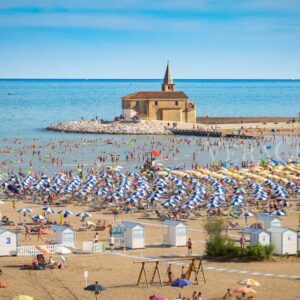 Caorle, la laguna ed i suoi casoni: itinerario tra natura e tradizione