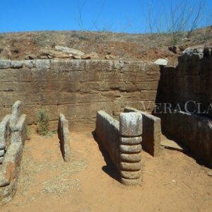 Il borgo di Populonia e la necropoli etrusca di Baratti