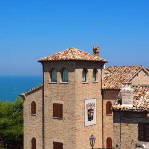 Torre di Palme, il borgo delle Marche con uno splendido panorama sul mare