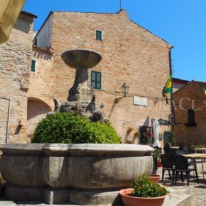 Torre di Palme, il borgo delle Marche con uno splendido panorama sul mare