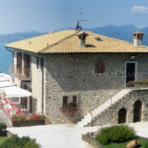 La Casa degli Spiriti, il ristorante con vista sul Lago di Garda