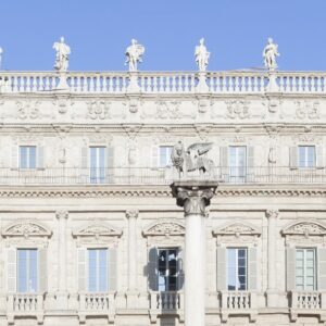 Facciata Palazzo Maffei da Piazza delle Erbe Foto Paolo Riolzi