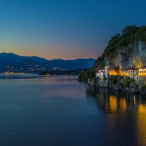 Eremo di Santa Caterina del Sasso, il santuario sul lago Maggiore