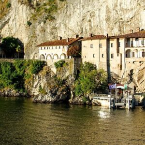 Eremo di Santa Caterina del Sasso, il santuario sul lago Maggiore