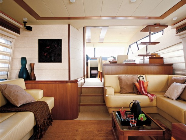 Ferretti 681