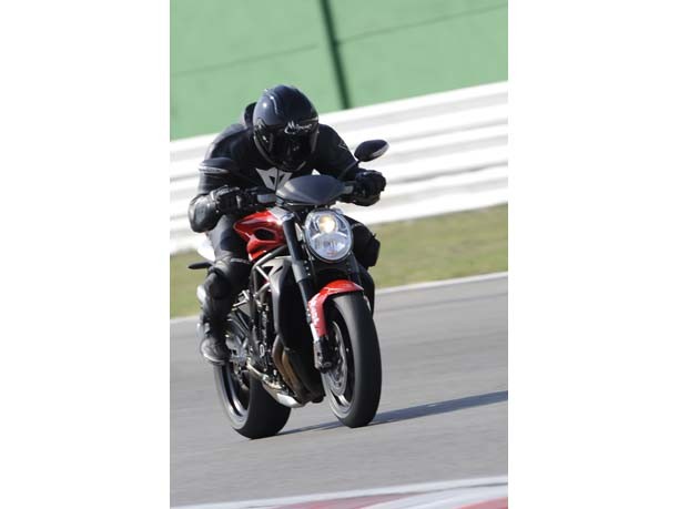 MV Agusta Brutale 990R ? Test Ride