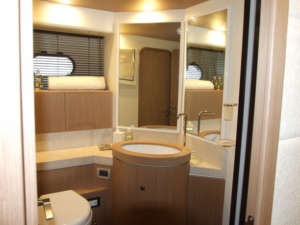 Ferretti 740 al Salone Nautico di Genova