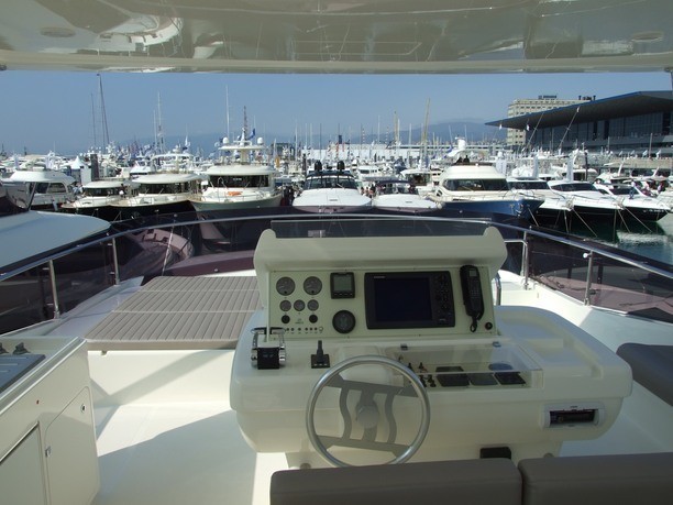 Ferretti 740 al Salone Nautico di Genova