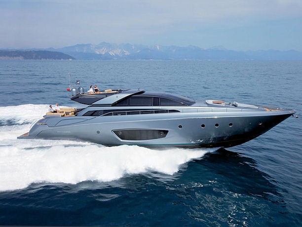 Riva 86′ Domino al Salone Nautico di Genova