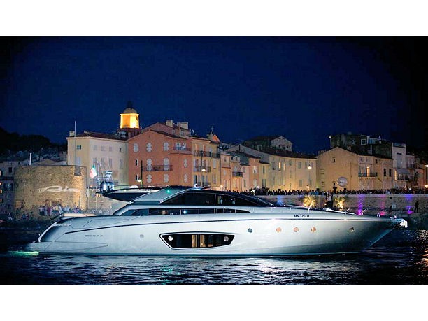 Riva 86′ Domino al Salone Nautico di Genova