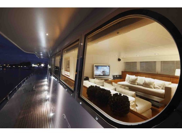 Vacanze esclusive sul Motor Yacht Paolucci