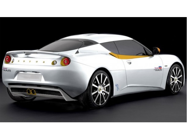 Lotus Evora all’asta con Naomi per Haiti