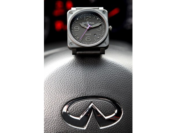 Infiniti con Bell & Ross