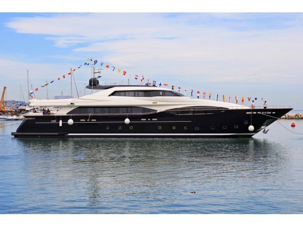 Yacht 2010