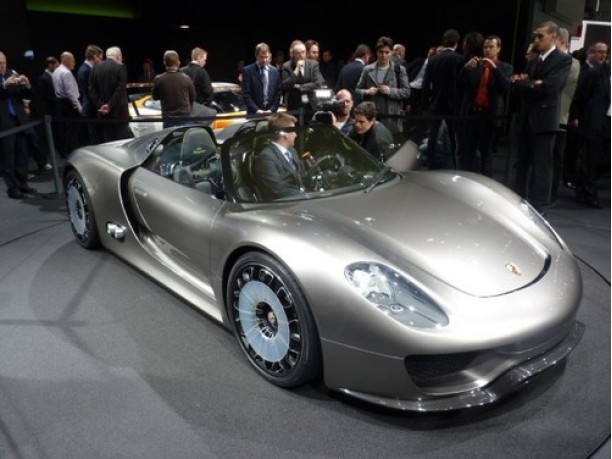 Porsche 918 Spyder entra in produzione