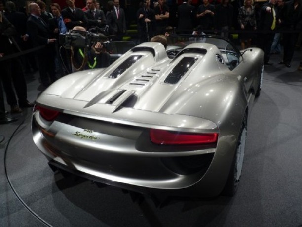 Porsche 918 Spyder entra in produzione