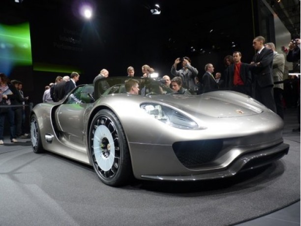 Porsche 918 Spyder entra in produzione