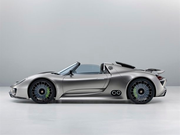 Porsche 918 Spyder entra in produzione