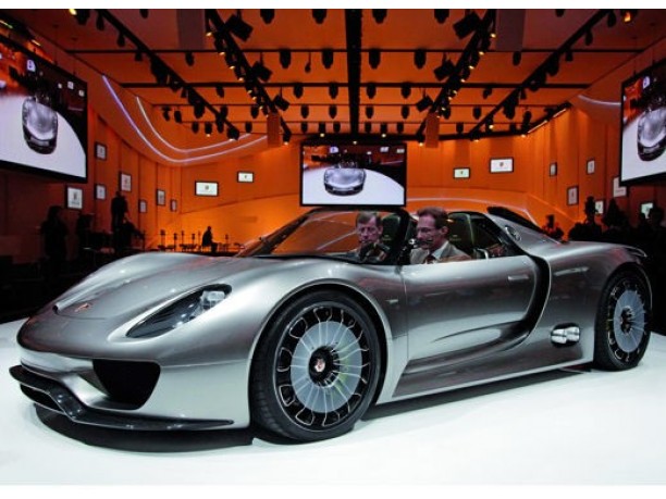 Porsche 918 Spyder entra in produzione