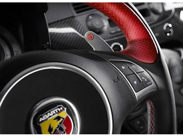 Abarth 695 Tributo Ferrari al debutto