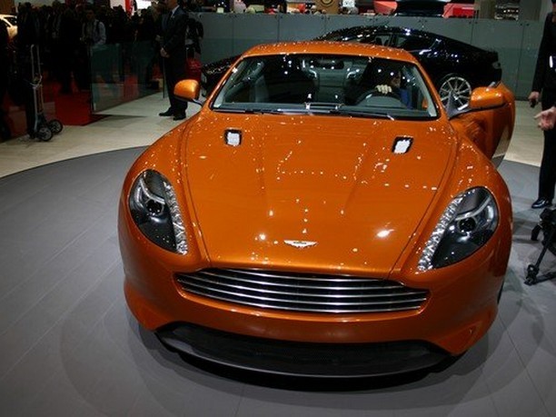 Aston Martin Virage V12