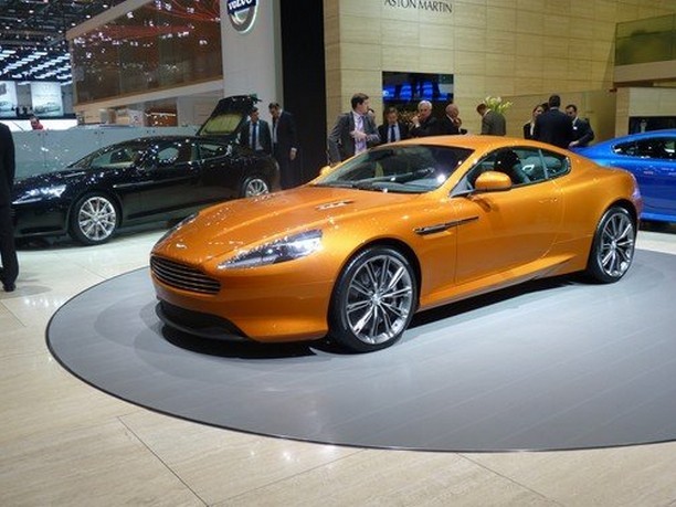 Aston Martin Virage V12