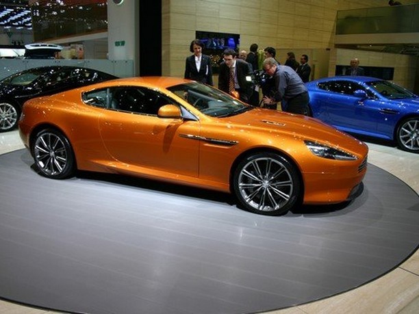 Aston Martin Virage V12